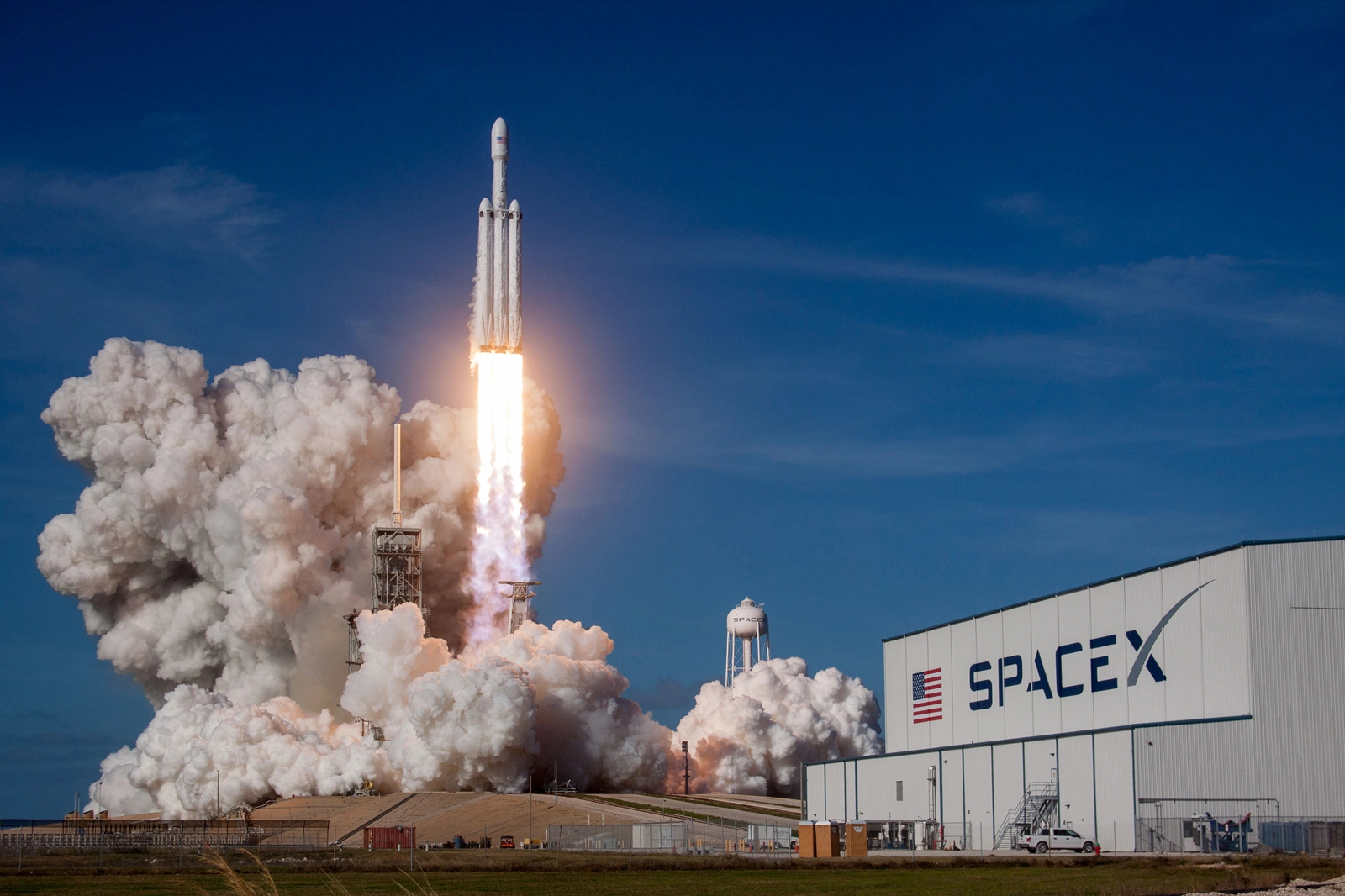 Space X, cohete despegando